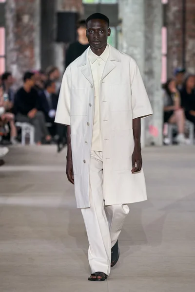 Look 7
